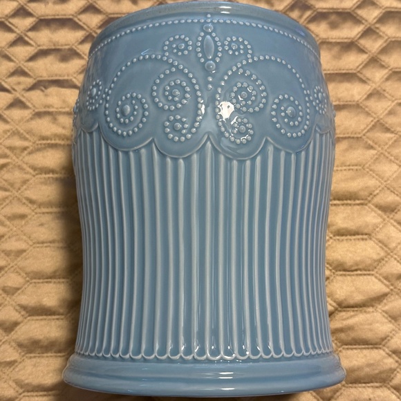 NWOT LENOX AMERICAN BY DESIGN FRENCH PERLE GROOVE CERAMIC WASTEBASKET Ice Blue - Picture 3 of 9